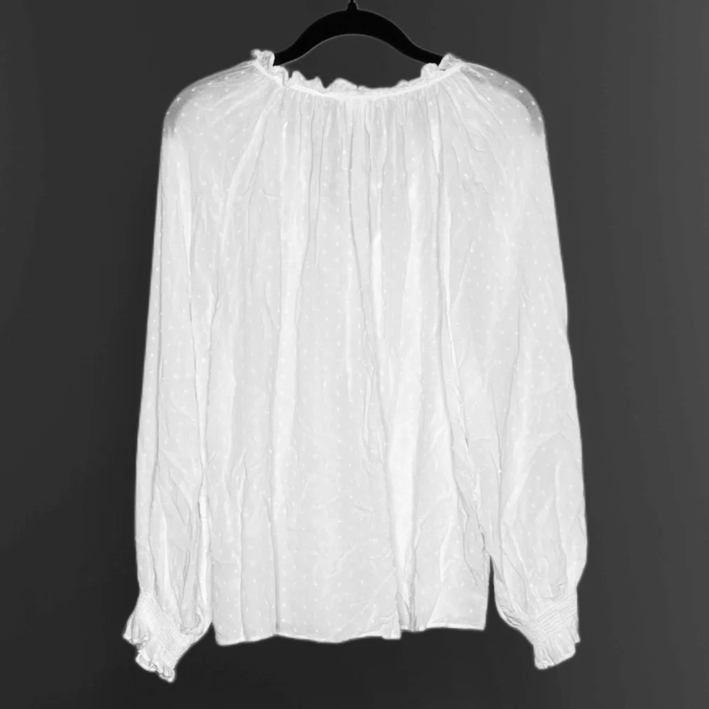 H&M Women’s White V-Neck Spotted Ruffled Long Sleeve Blouse Size 10 - Picture 2 of 6